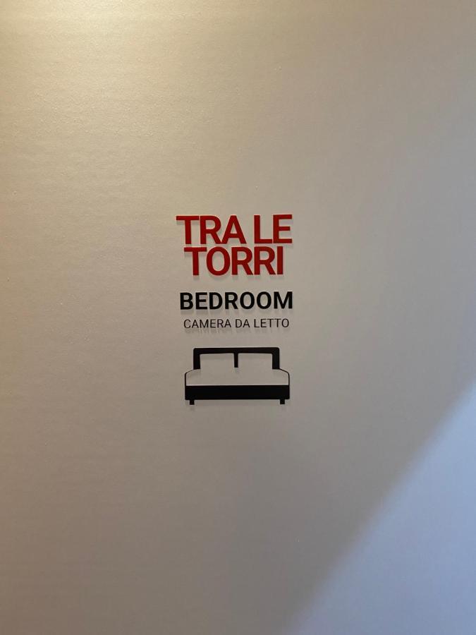 Tra Le Torri B&B - Ampia Stanza Privata In Appartamento Con Bagno Privato Accessibile Da Corridoio Bologna Bagian luar foto