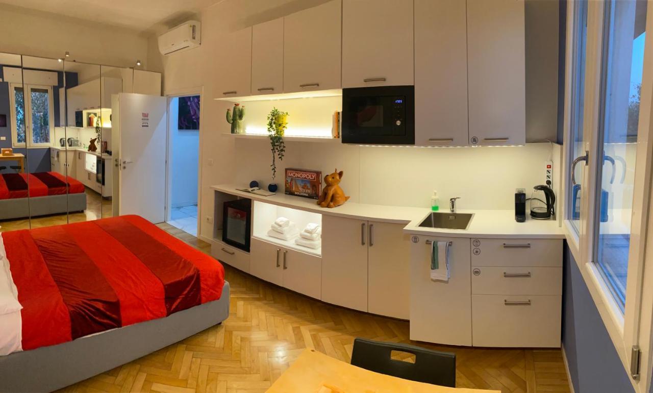 Tra Le Torri B&B - Ampia Stanza Privata In Appartamento Con Bagno Privato Accessibile Da Corridoio Bologna Bagian luar foto