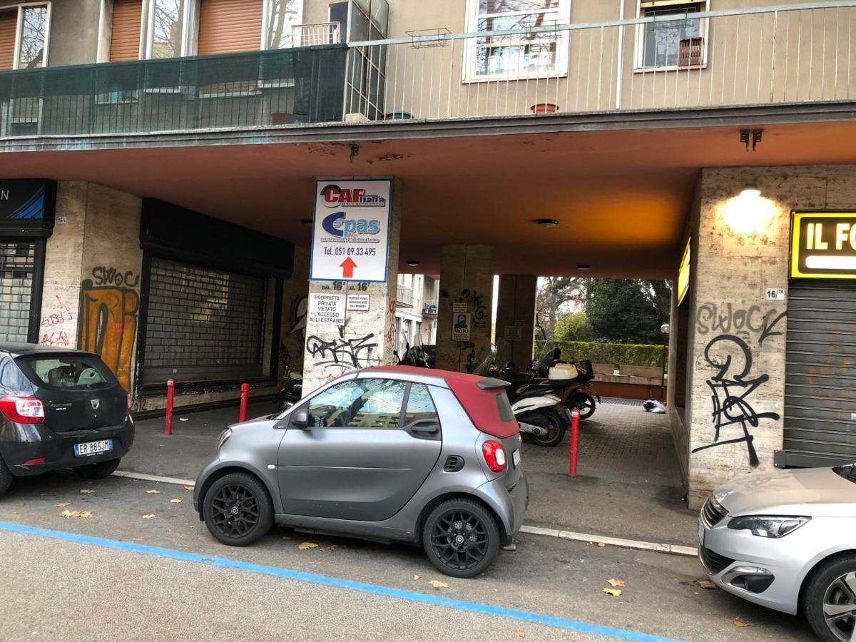 Tra Le Torri B&B - Ampia Stanza Privata In Appartamento Con Bagno Privato Accessibile Da Corridoio Bologna Bagian luar foto